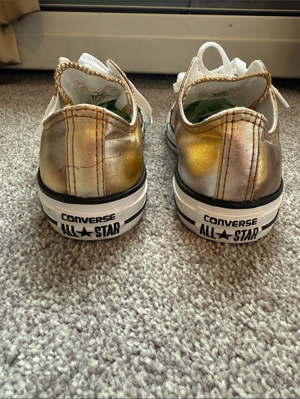 Converse womans Low Top Metallic Gold Lace-Up Sneakers - Picture 4 of 6